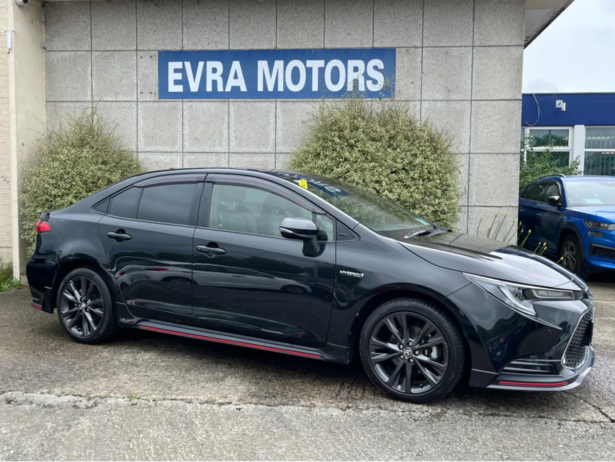 Toyota Corolla SALOON WXB HYBRID AUTOMATIC 1.8 PET - Image 3