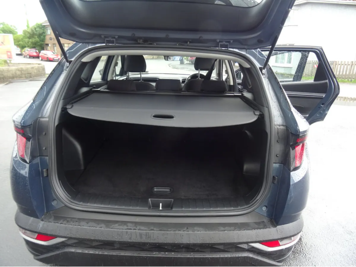 Hyundai Tucson IX35 COMFORT PLUS 5DR - Image 3