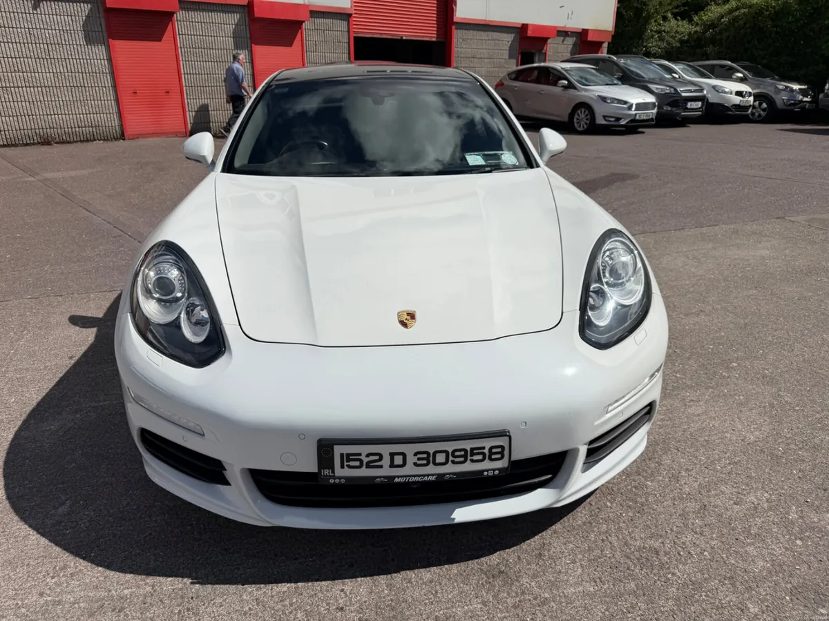 2015 Porsche Panamera - Image 2
