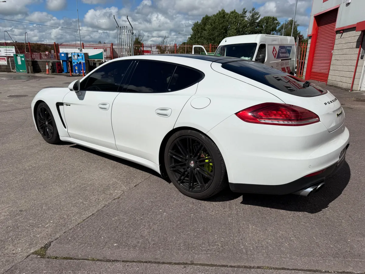 2015 Porsche Panamera - Image 6