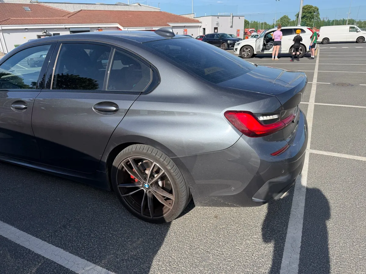 BMW 330e - Image 3