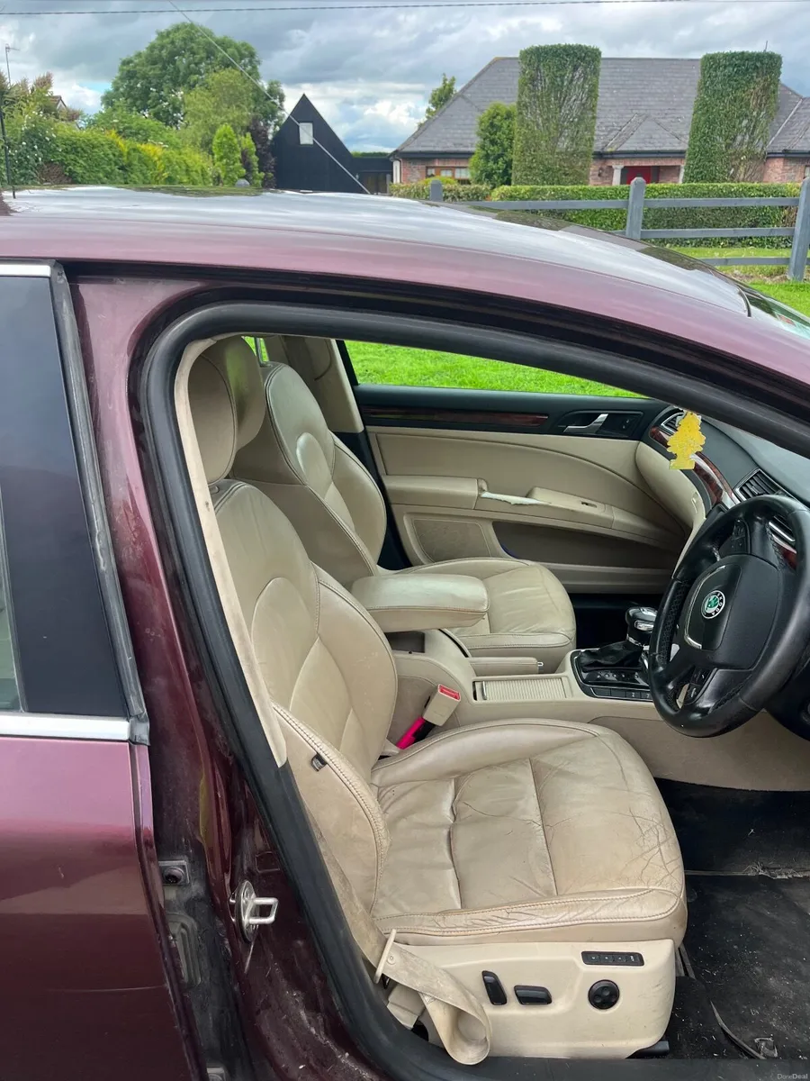 Skoda Superb 2010 - Image 1