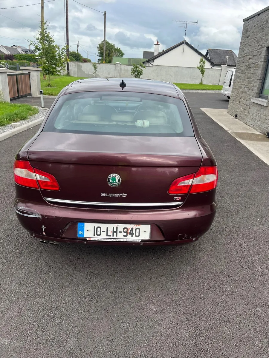 Skoda Superb 2010 - Image 4