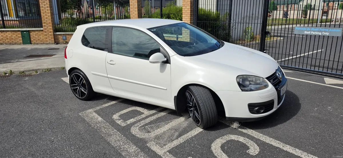 Volkswagen Golf 2008 - Image 1
