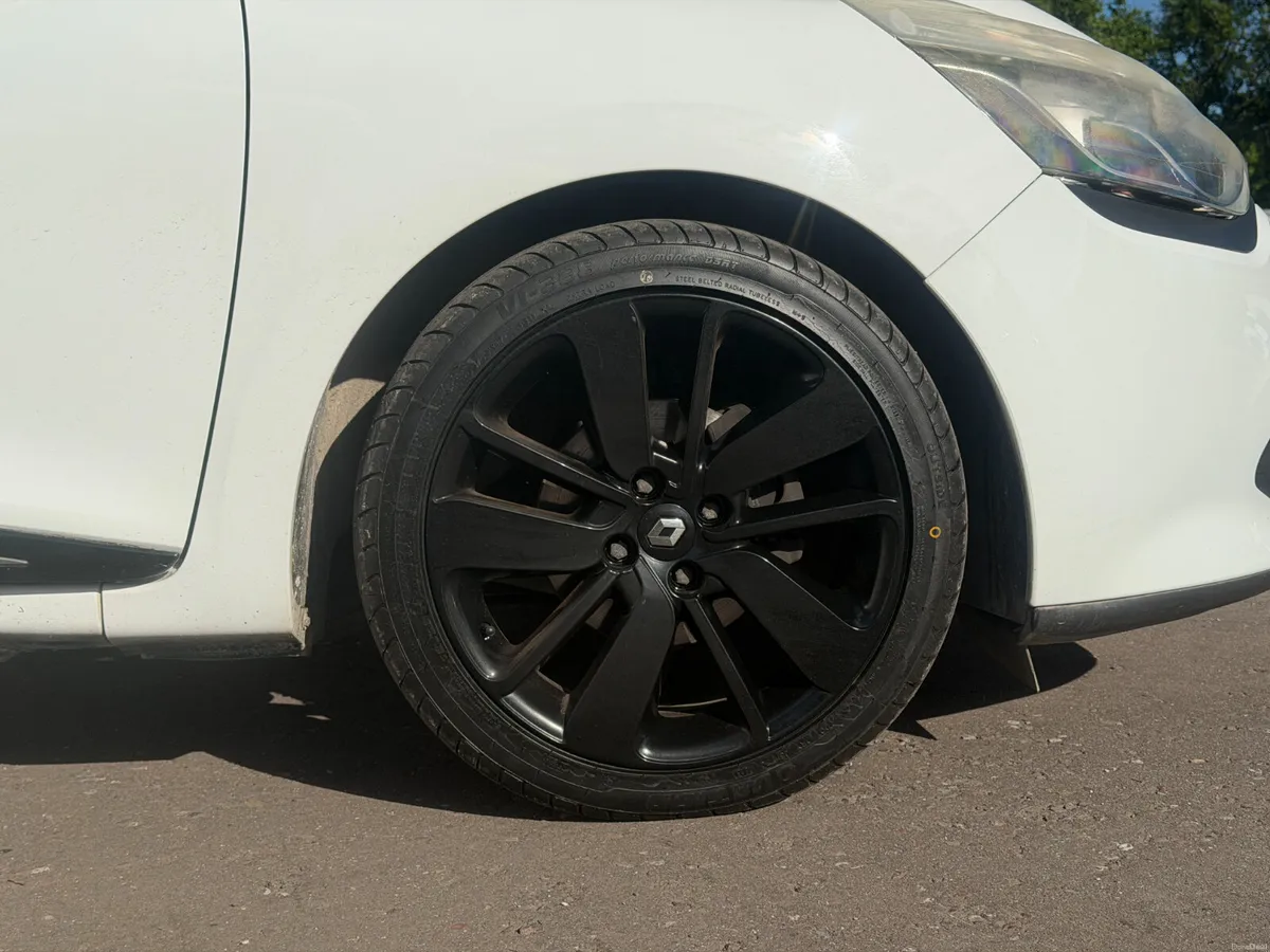 2015 Renault Clio 1.2 automatic - Image 4
