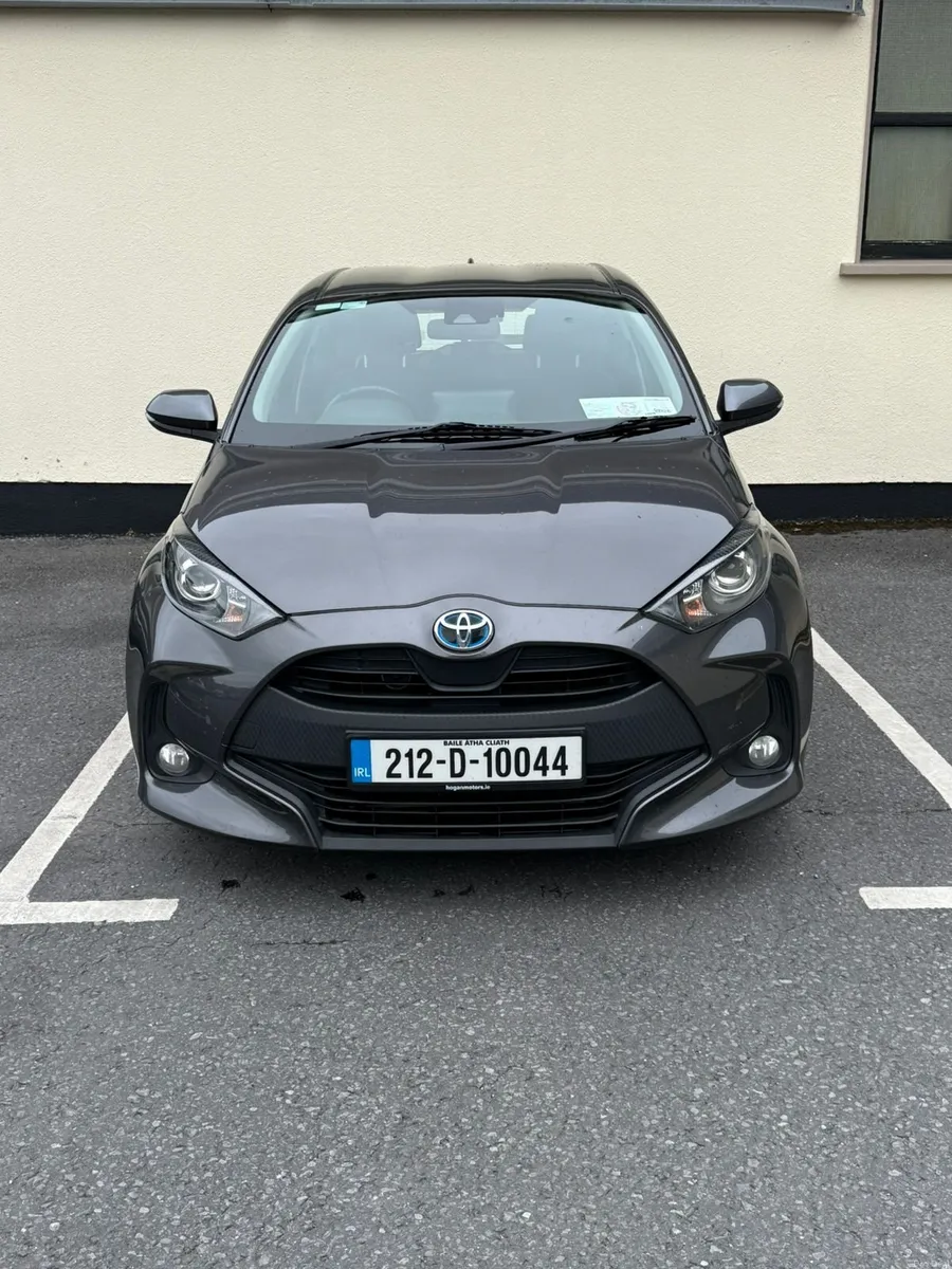Toyota Yaris 2021 - Image 2