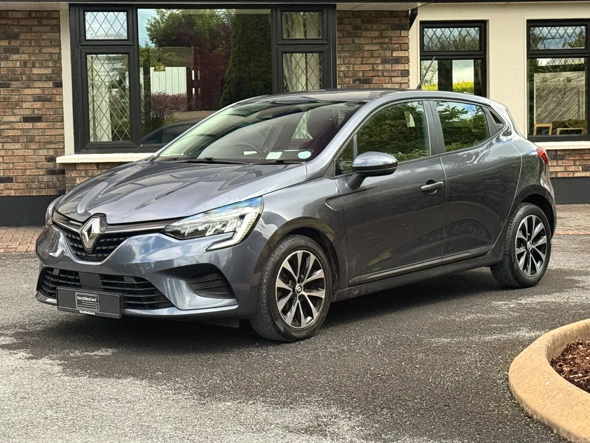 Immaculate 221 Renault Clio! - Image 3