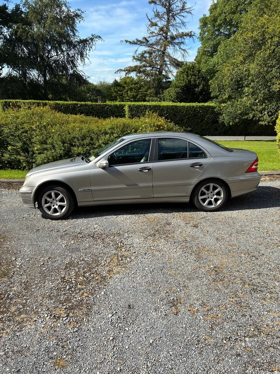 2007 Mercedes c180 petrol manual - Image 1