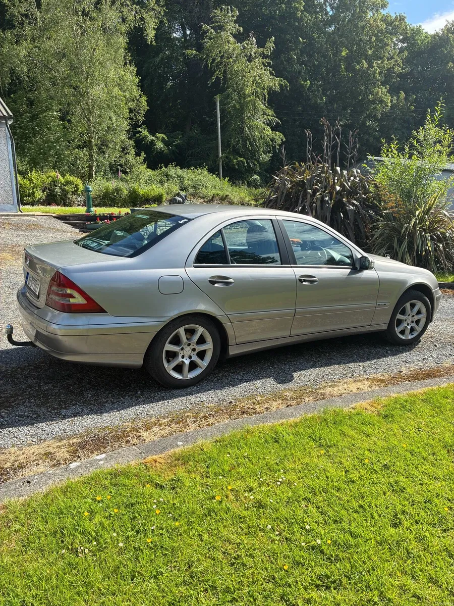 2007 Mercedes c180 petrol manual - Image 3