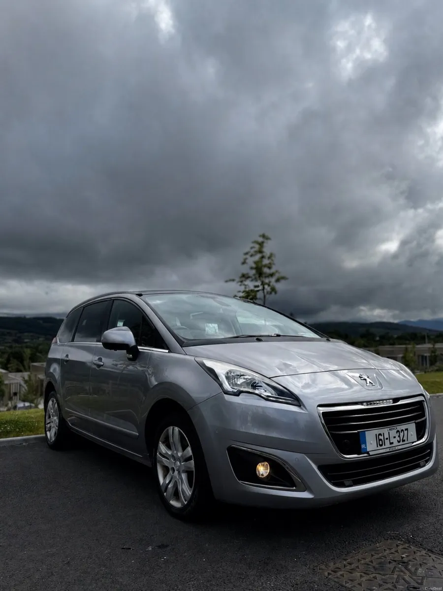 Peugeot 5008 - Image 1