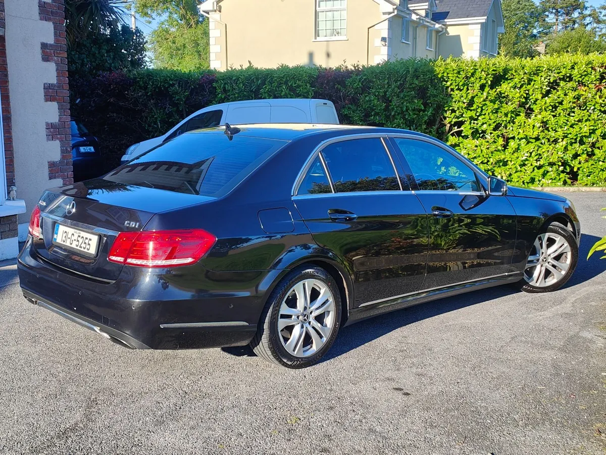 Mercedes-Benz E-Class 2013 - Image 2
