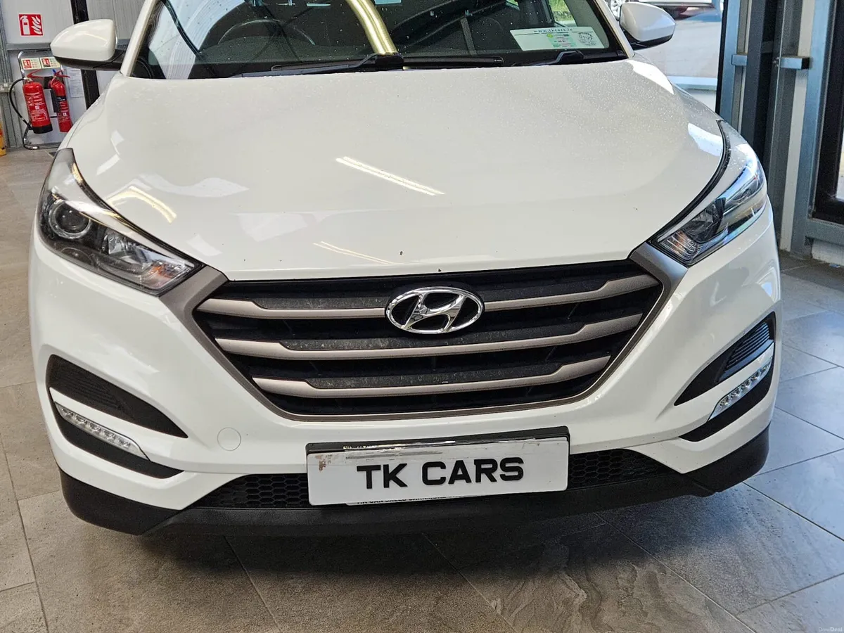17 HYUNDAI TUCSON 1.7 DIESEL COMFORT - Image 4