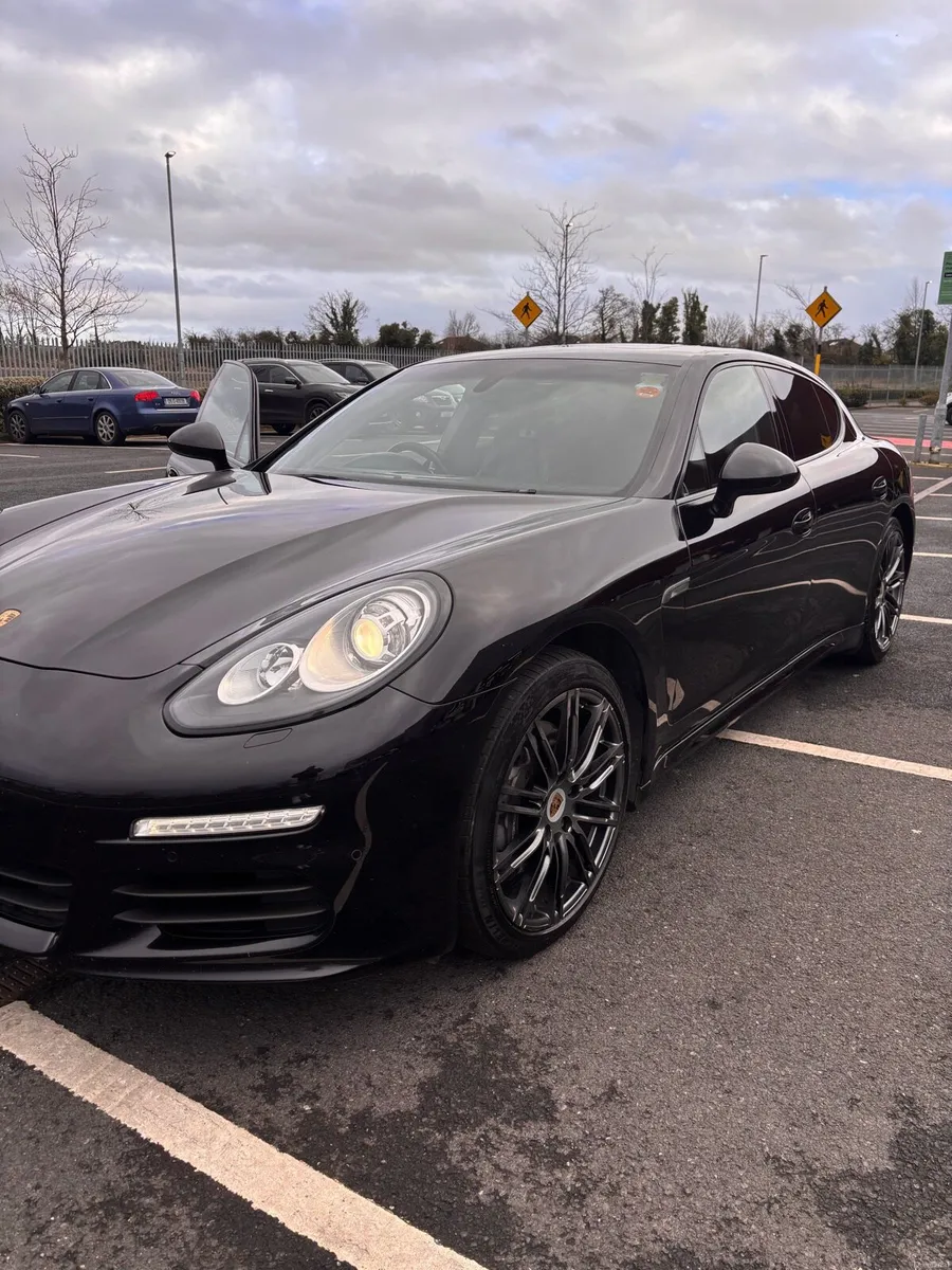 PORSCHE PANAMERA - Image 1