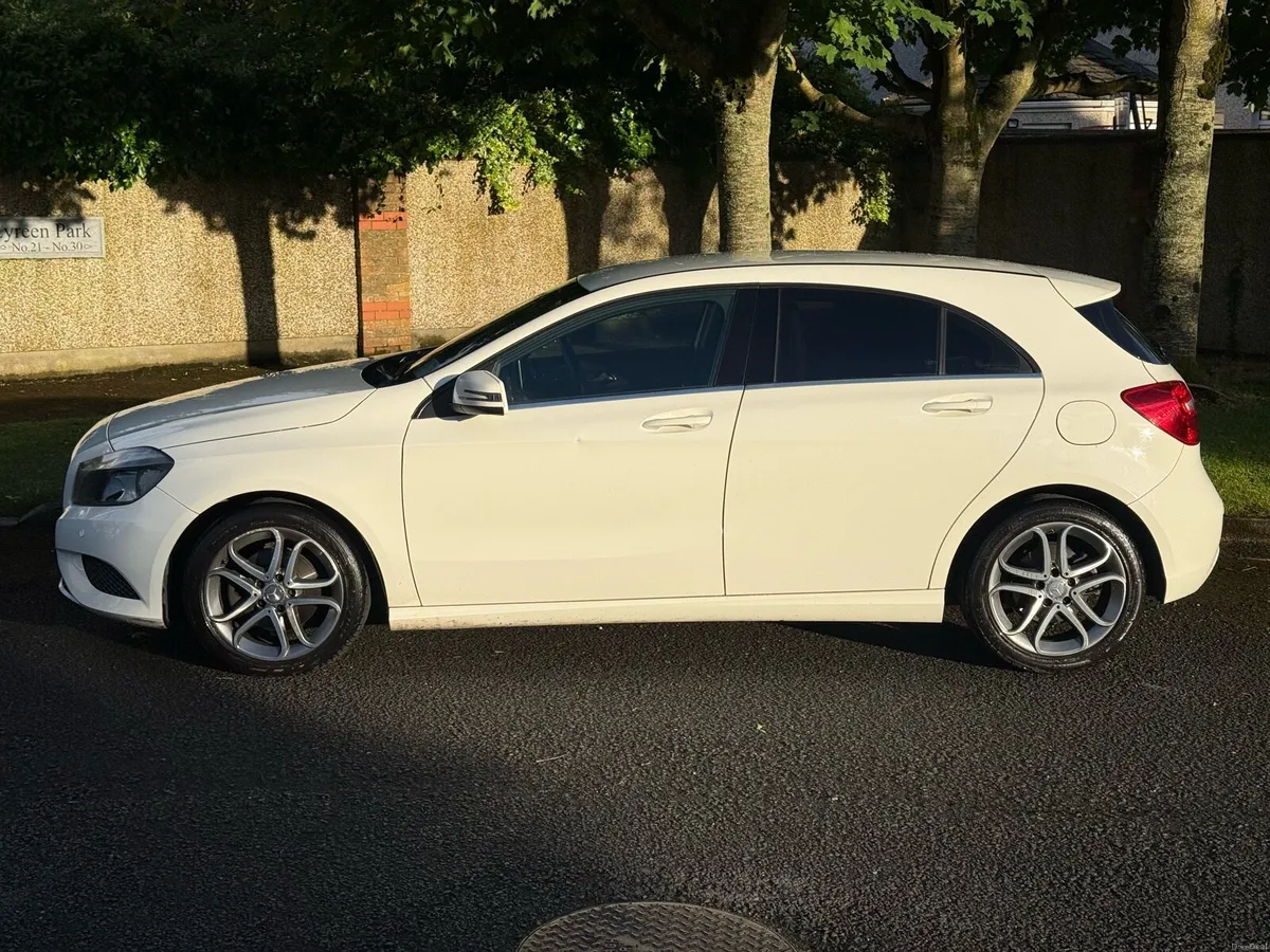 142 Mercedes A200 AUTO 2.1 Sport NCT 04/27 - Image 2