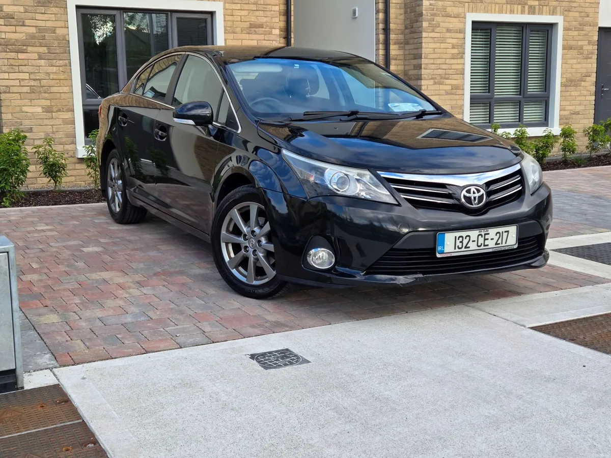 Toyota Avensis 2013 - Image 1