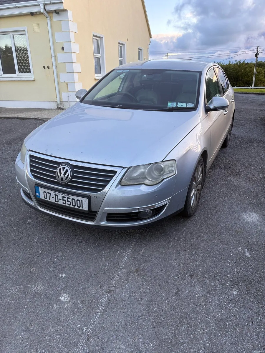 Volkswagen Passat - Image 1