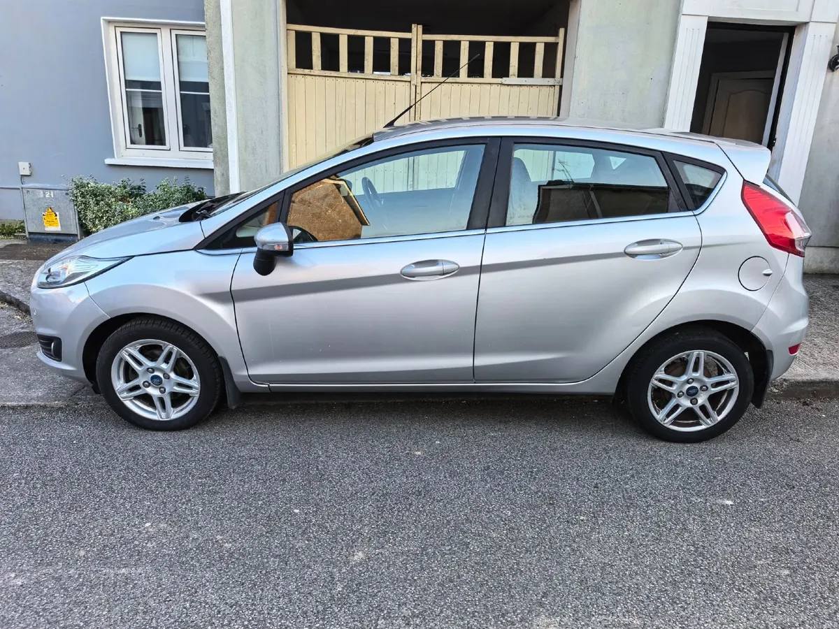 Ford Fiesta 1,6 TITANIUM - Image 3