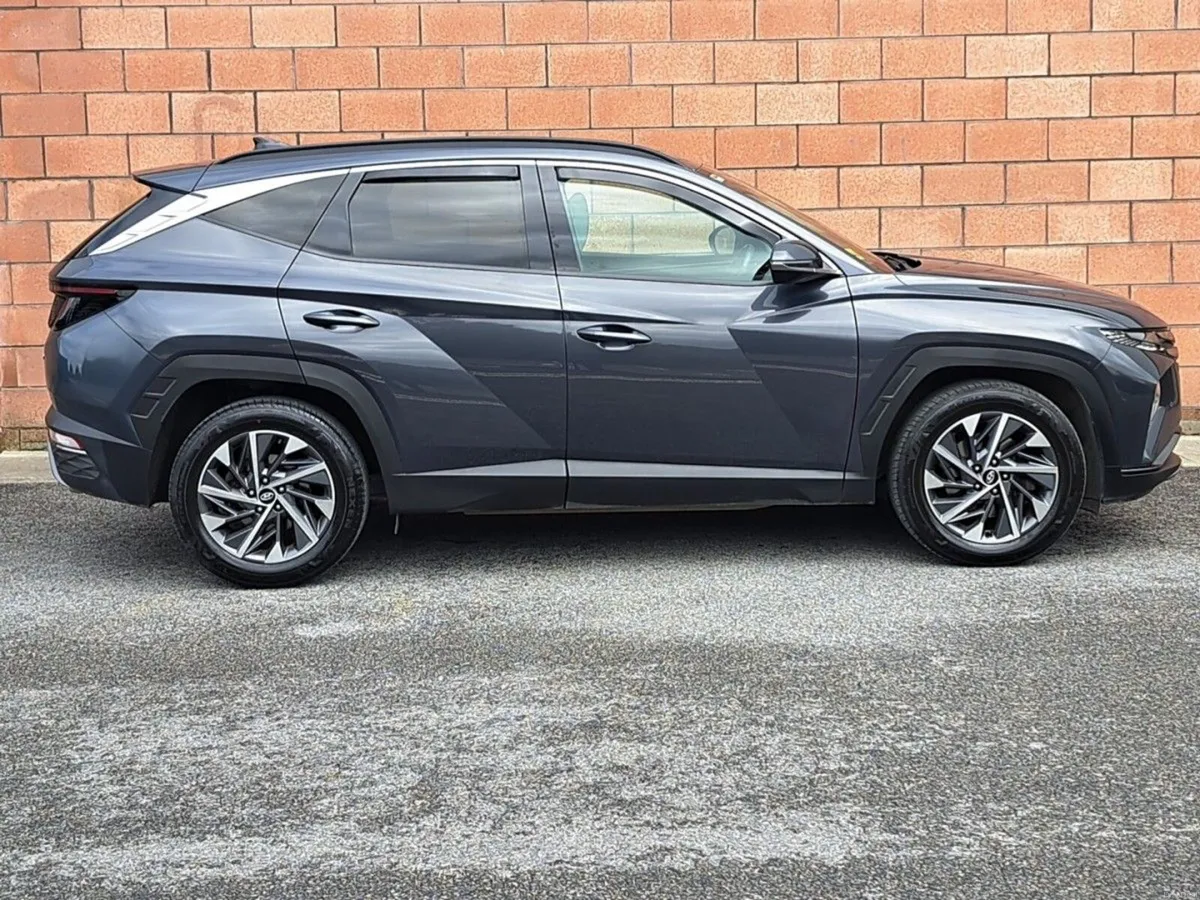 Hyundai Tucson Executive Plus Model 1.6 Diesel.  € - Image 4
