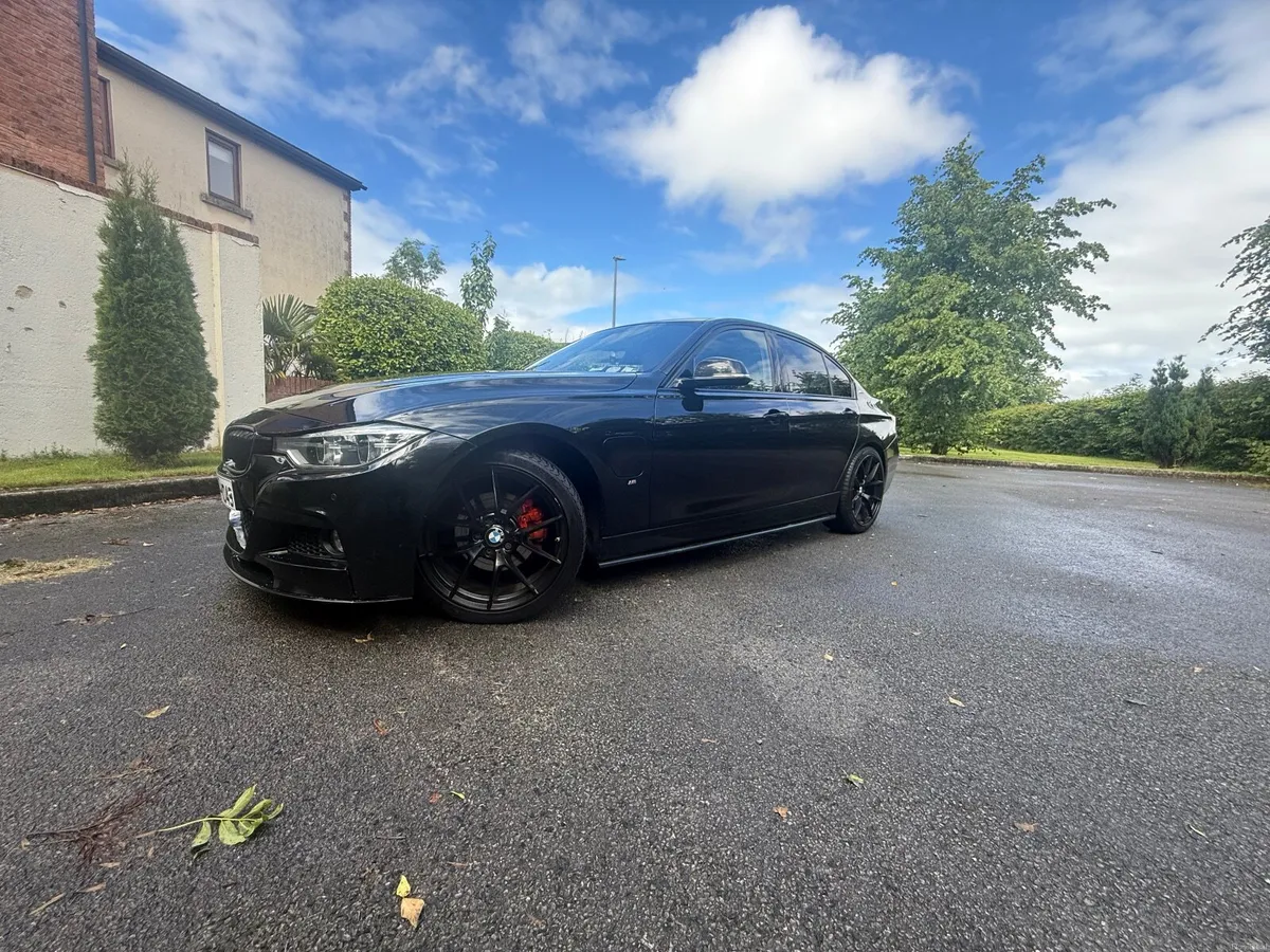 BMW 3-Series 2018 - Image 4