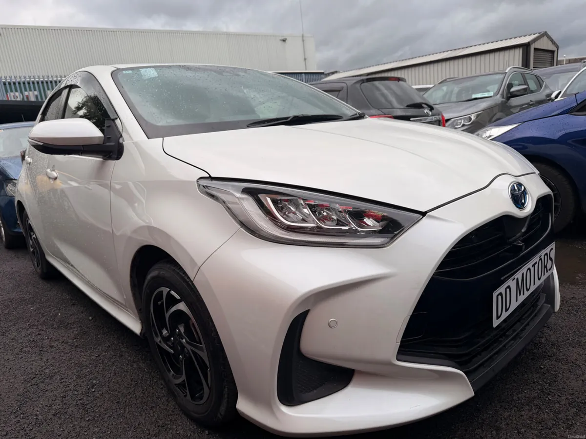 Toyota Yaris 2020 1.5 hybrid self charging - Image 3