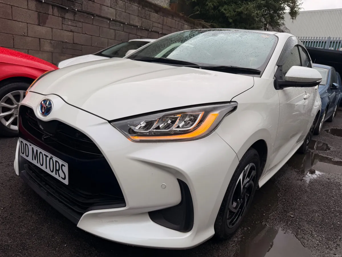 Toyota Yaris 2020 1.5 hybrid self charging - Image 1