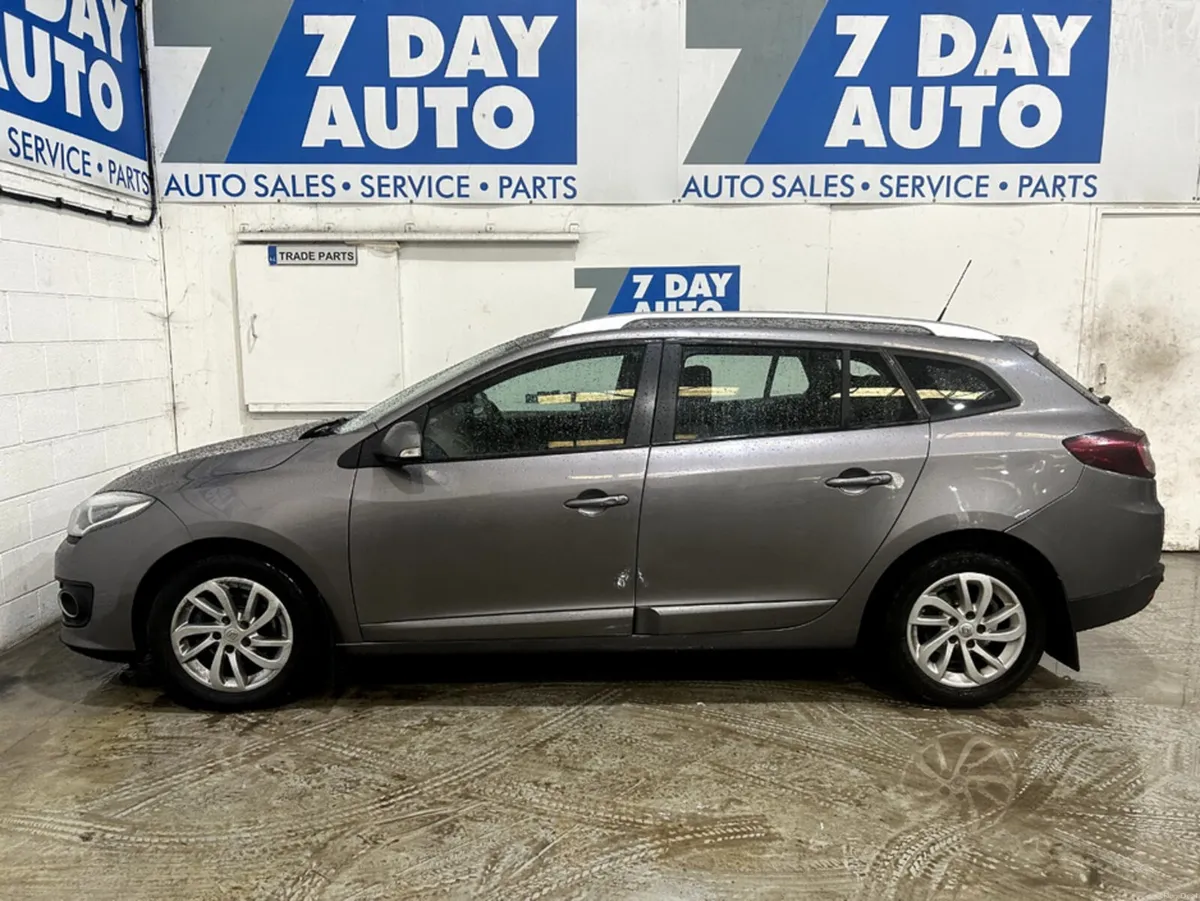 Renault Megane GRD DYNAMIQUE 1.5 DCI 4DR - Image 4