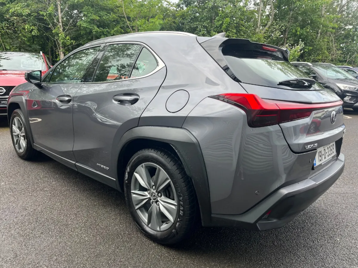 Lexus UX 2.0 PETROL HYBRID S-DESIGN FWD AUTO - Image 6