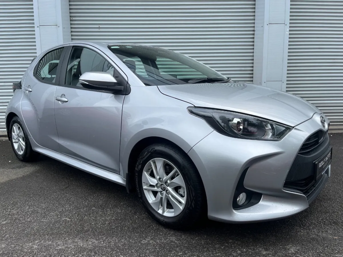 Toyota Yaris 1.5 PETROL HYBRID LUNA AUTO - Image 1