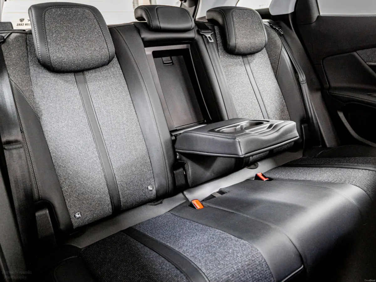 Peugeot 3008 Allure 1.5 Diesel Auto 130HP - Image 3