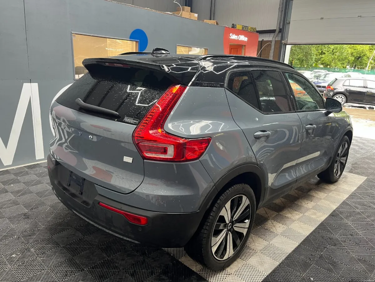 Volvo XC40 2022 VOLVO XC40 RECHARGE PLUS AUTOMATIC - Image 2