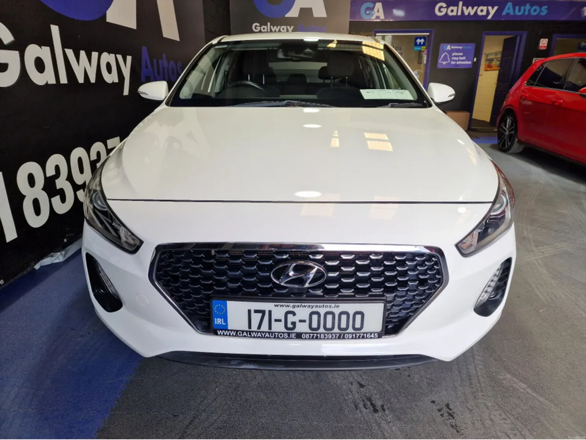 Hyundai i30 1.0 TURBO **REVERSING CAMERA, CRUISE C - Image 3