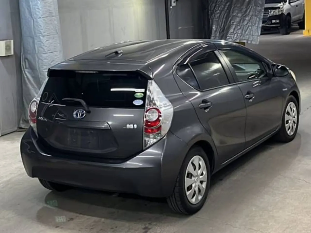 Toyota Aqua Hybrid Automatic - Image 4