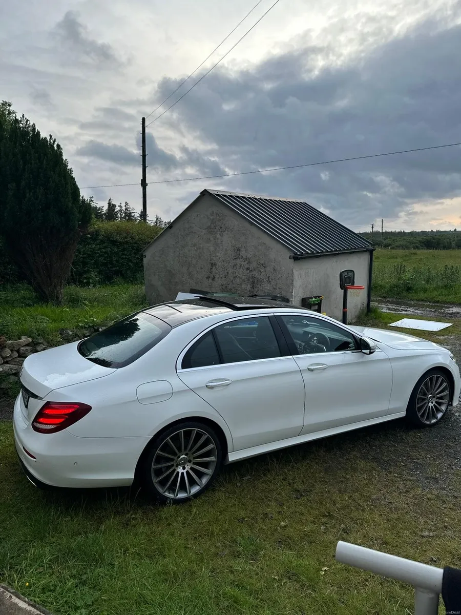 Mercedes E220 / Nissan Qashqai Tekan - Image 4