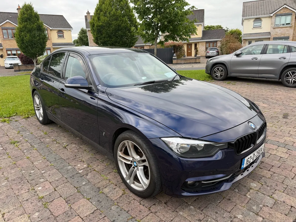 Bmw 330e - Image 1