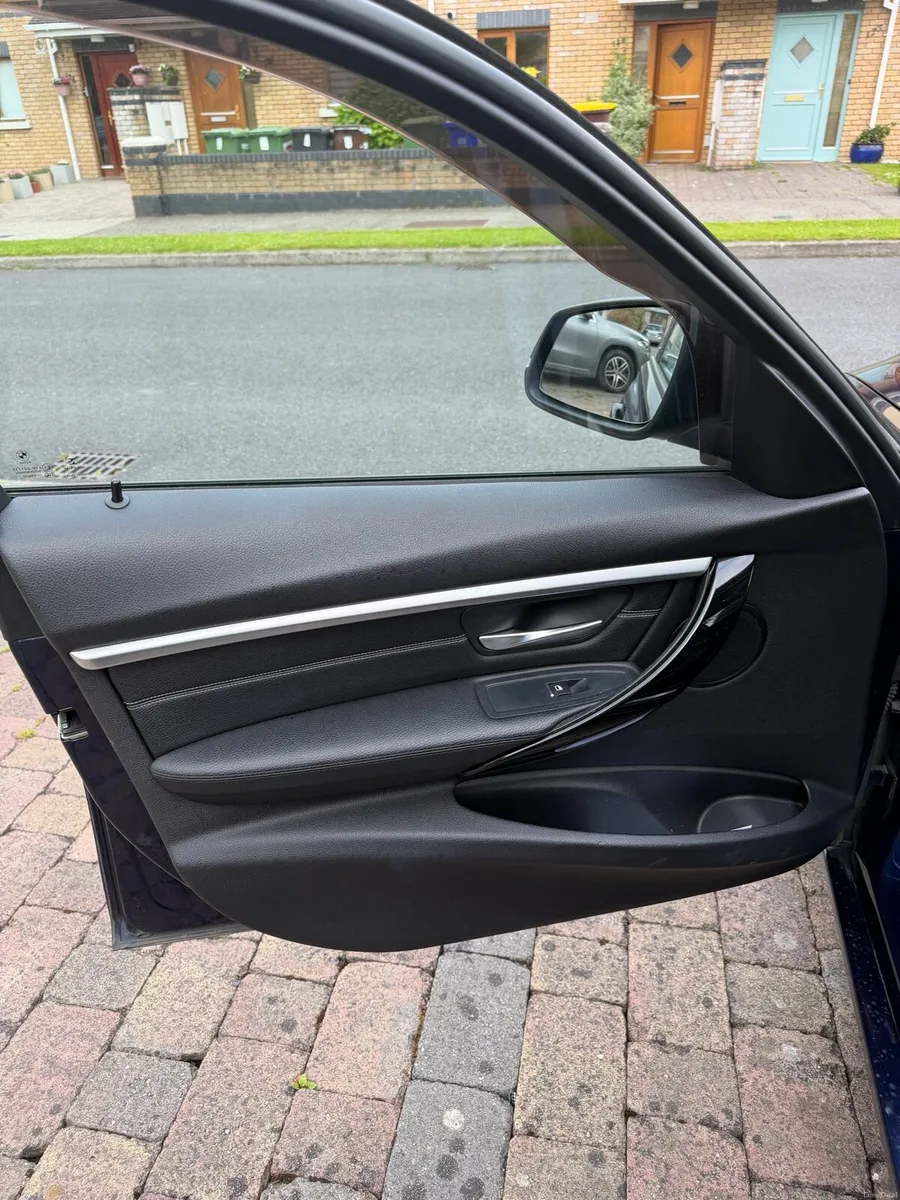 Bmw 330e - Image 5