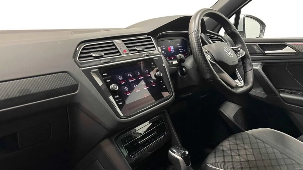 2.0 TDI R-Line Edition SUV 5dr Diesel DSG Euro 6 ( - Image 4