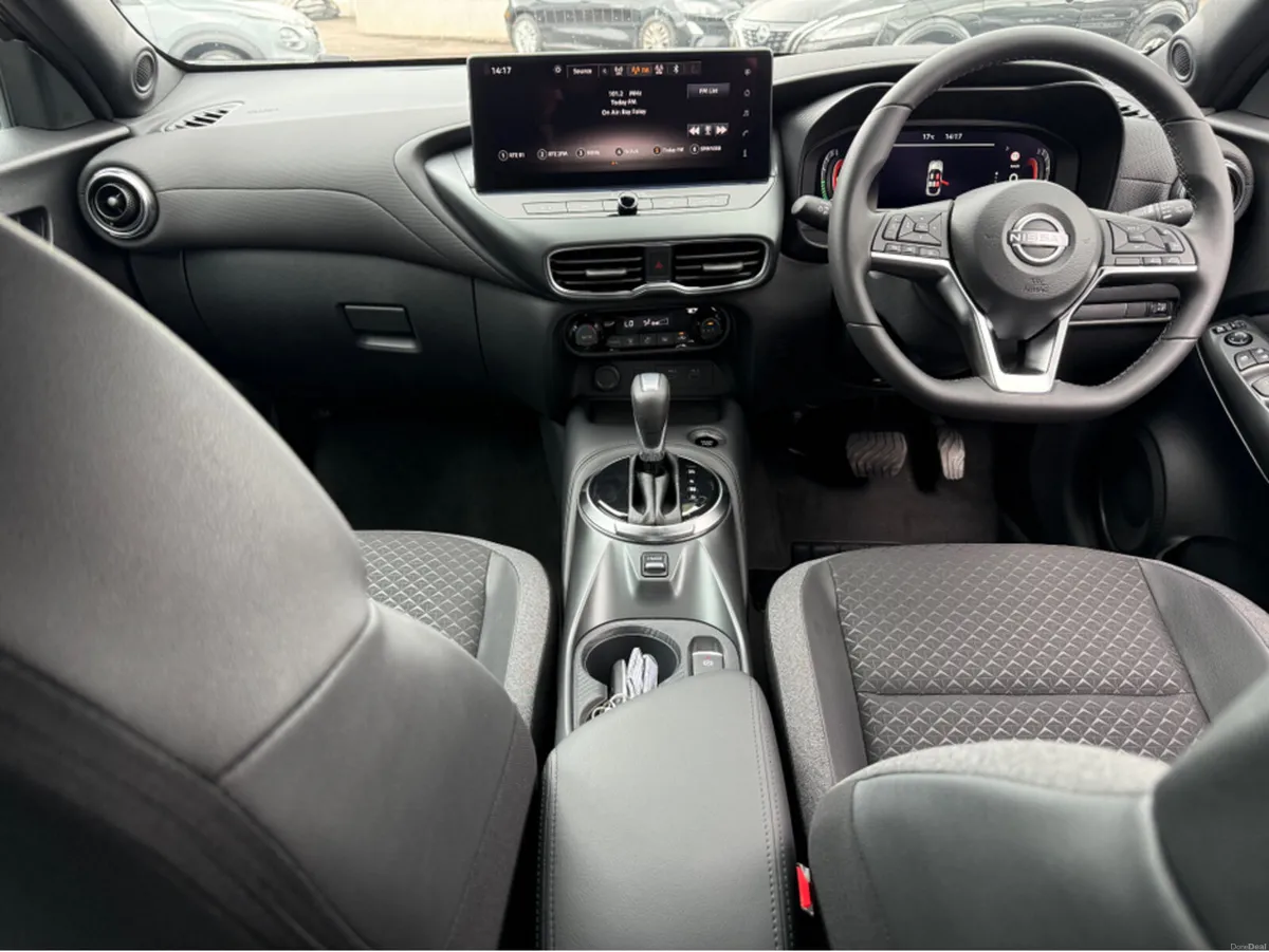 Nissan Juke Hybrid SV PREMIUM - Image 2