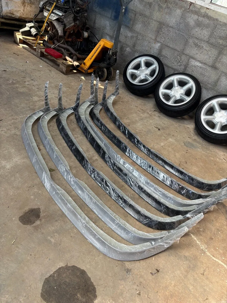 Brand new Ford sierra cossie rouse splitters - Image 5