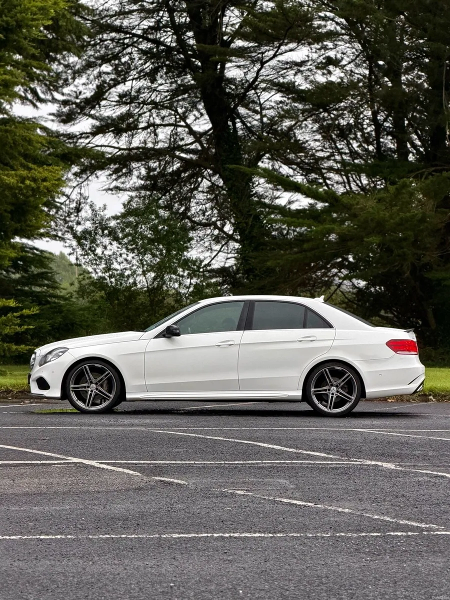 Mercedes E350d AMG - Image 2
