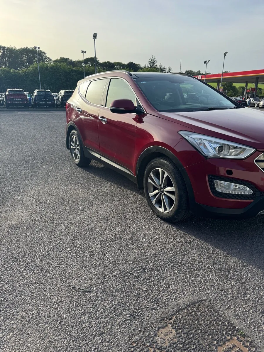 Hyundai Santafe 4WD Automatic - Image 3