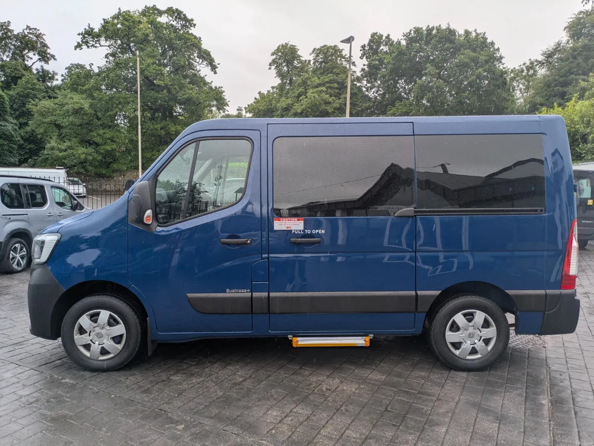 Renault Master Wheelchair Accessible Vehicle (WAV) - Image 5