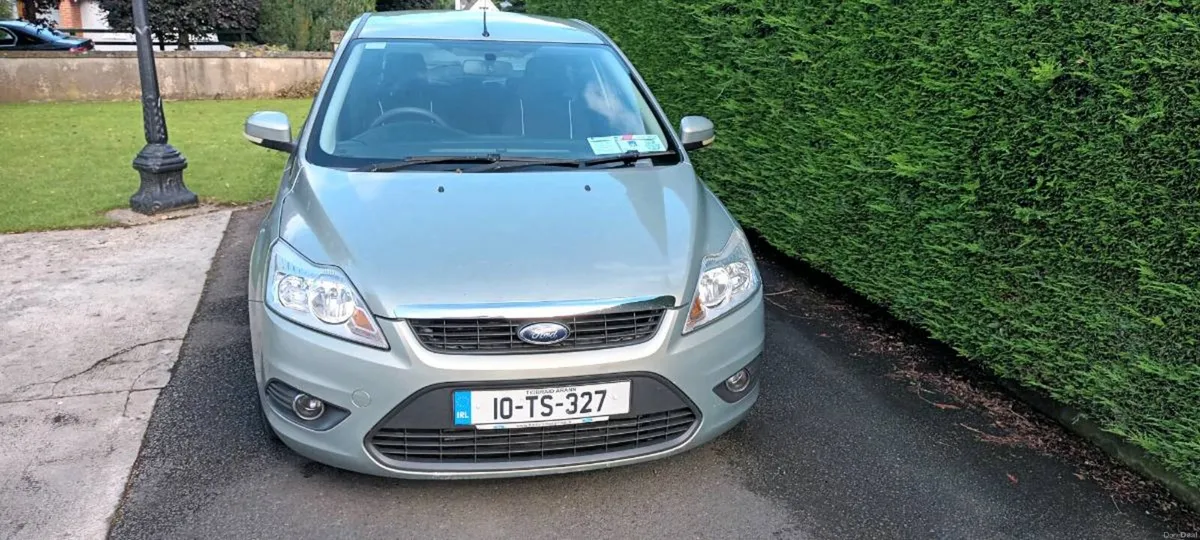 2010 Ford Focus. NEW NCT TO MAY 2027. TAXED. - Image 2