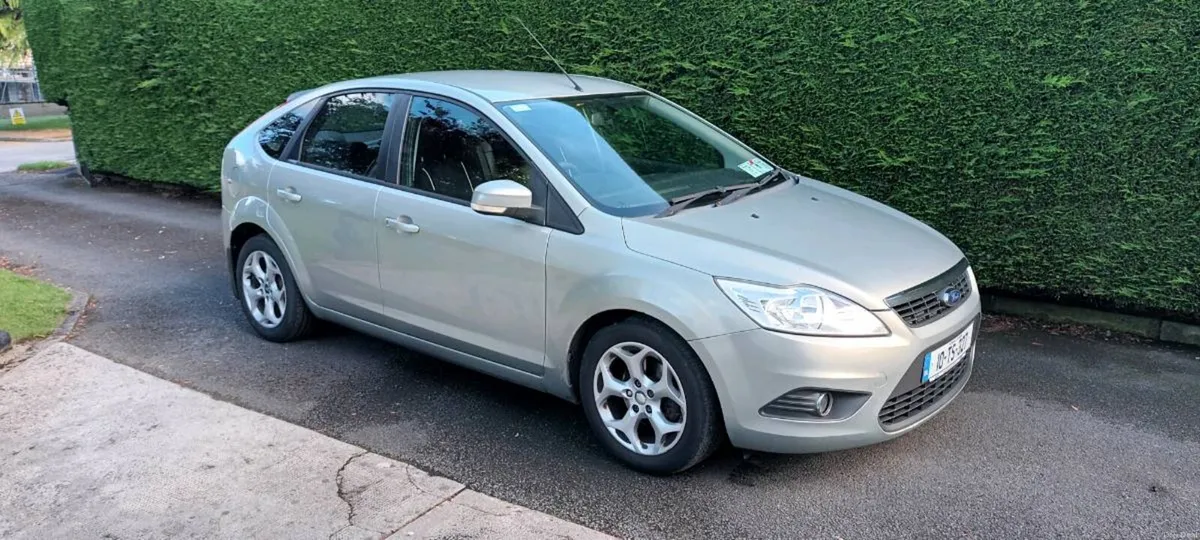 2010 Ford Focus. NEW NCT TO MAY 2027. TAXED. - Image 1