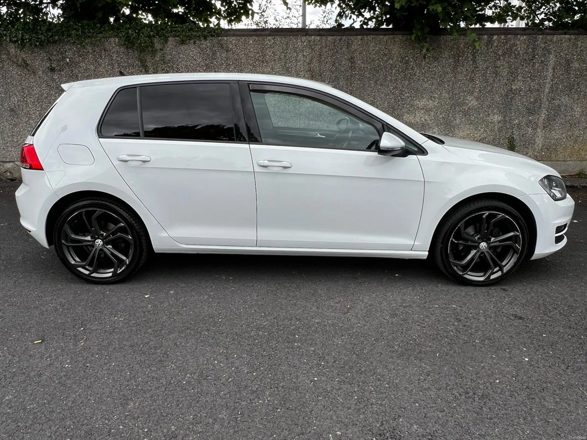 Volkswagen Golf TSI 1.4 - Image 1