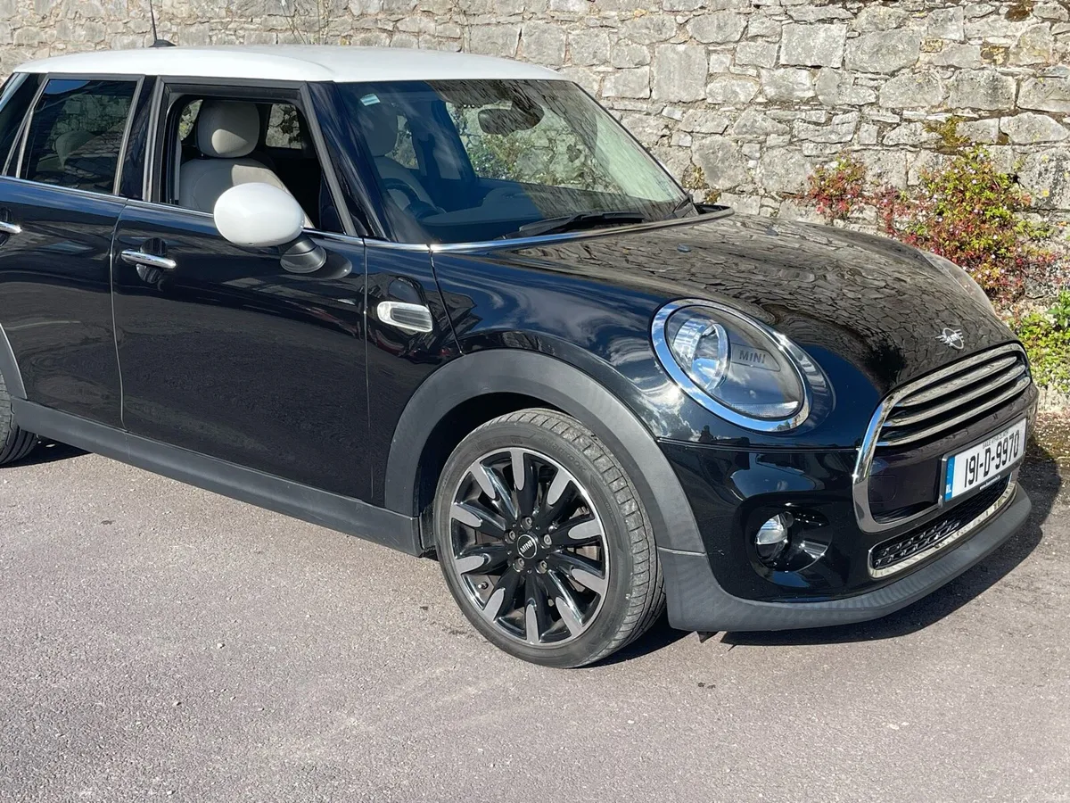 Mini Cooper Automatic - Image 1
