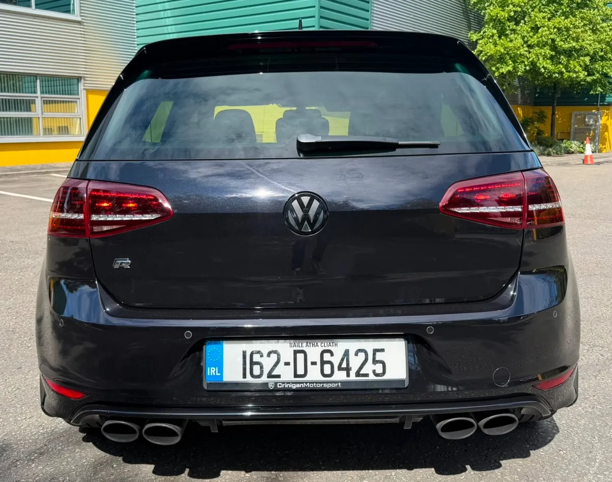 Volkswagen Golf R  2.0 TSI DSG Black Edition - Image 2