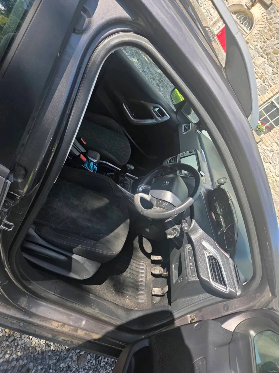 Peugeot 2008 - Image 4