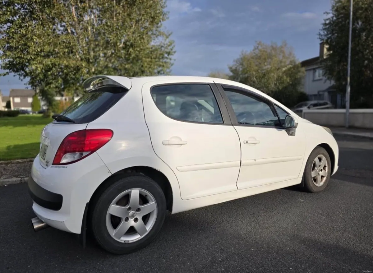 Peugeot 207 - Image 2