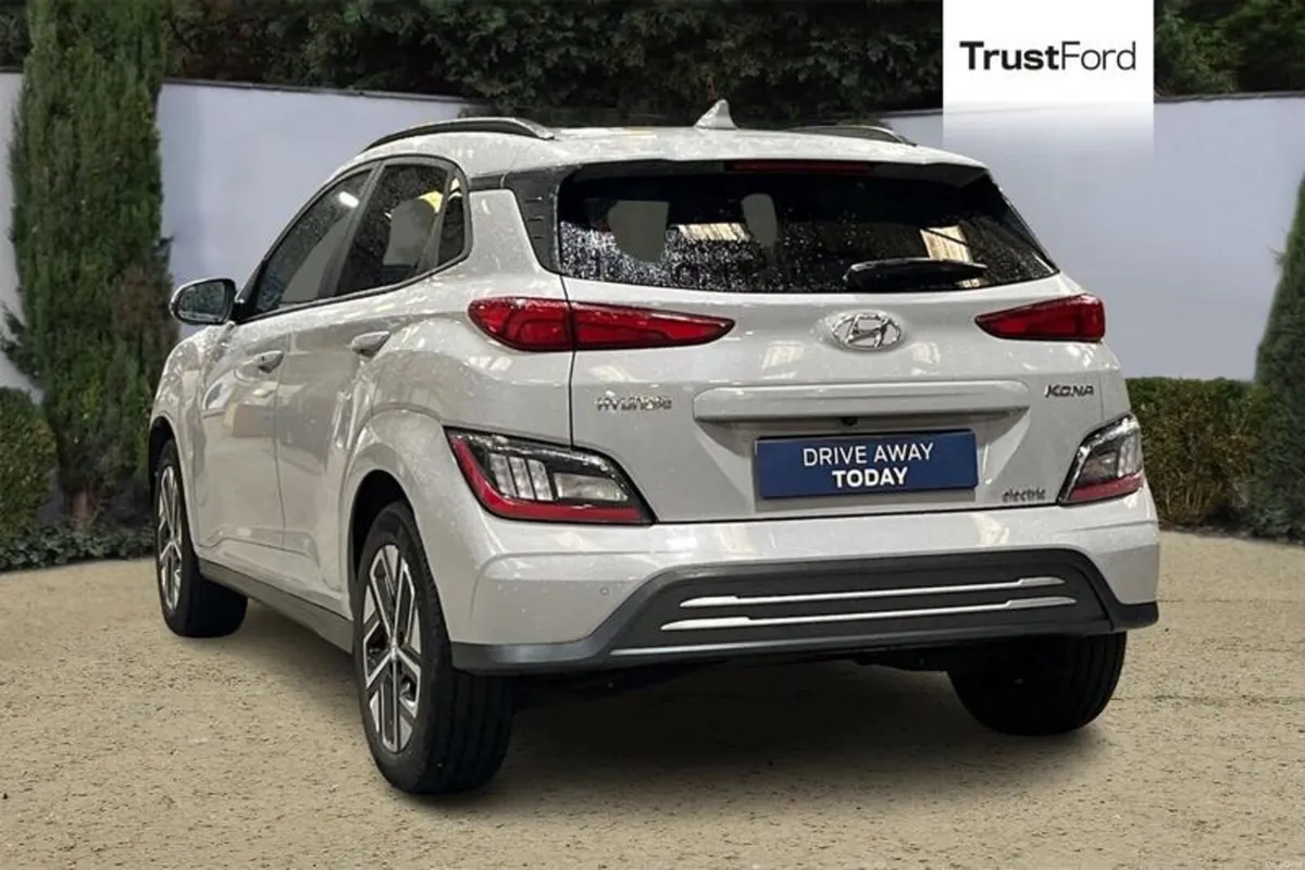 Hyundai KONA Premium - Image 2