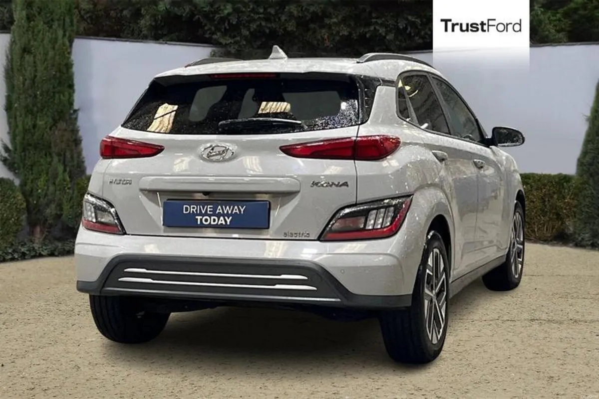 Hyundai KONA Premium - Image 4